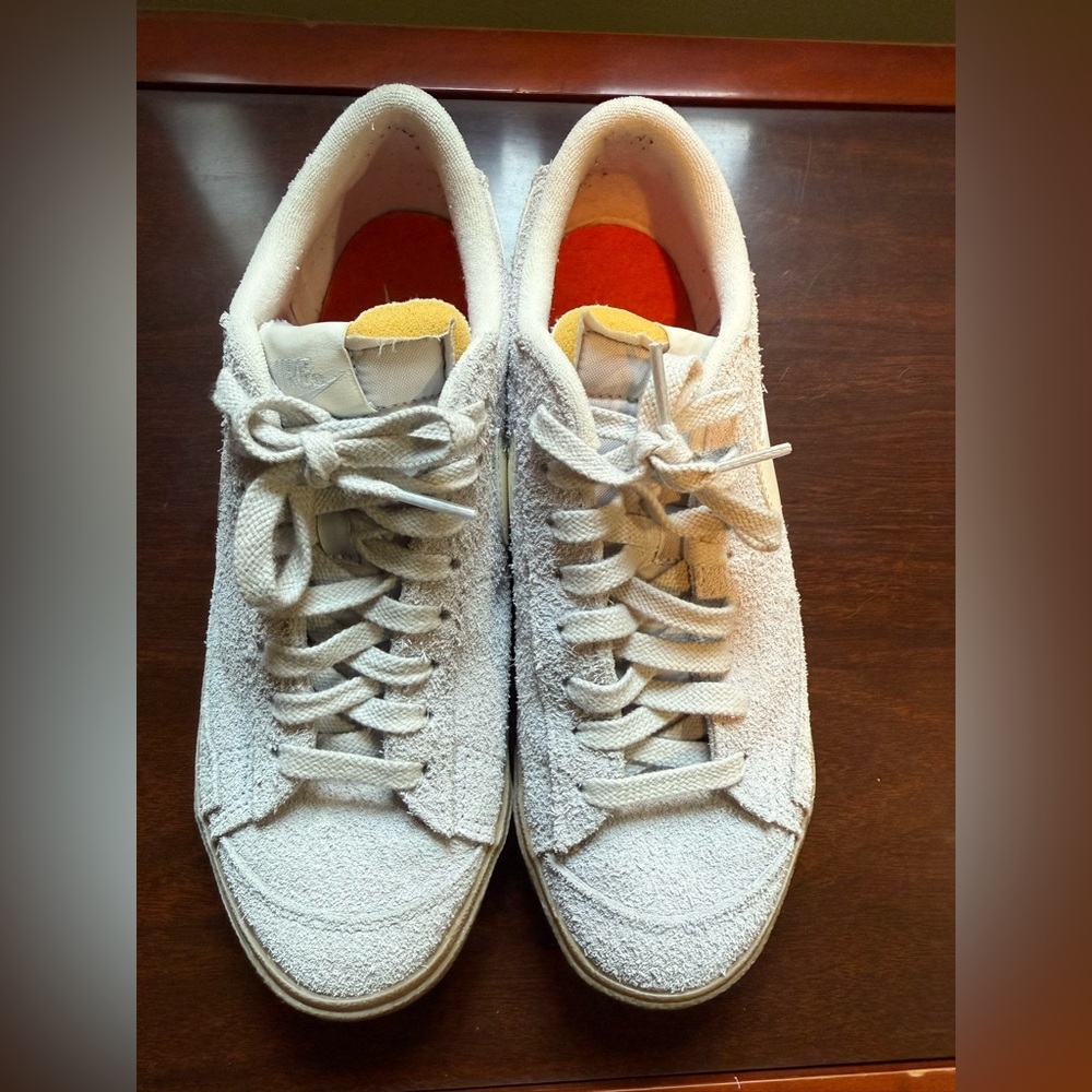 Nike blazer women’s gray suede leather shoes with gum sole size 9